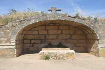 Fuente de piedra